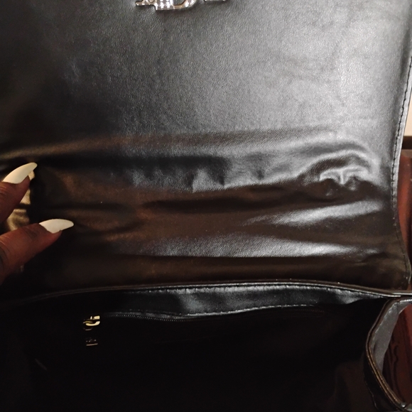 Badgley Mischka Black Quilted Crossbody Bag - Picture 4 of 4